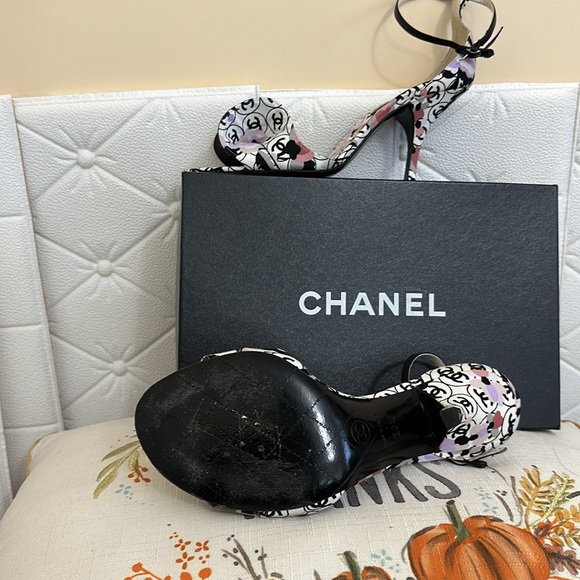 🌺🌺 CHANEL SANDALS SIZE 38.5 - Picture 7 of 10